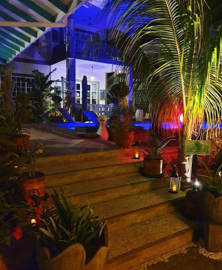 Villa Charme De L'Ile 라디게 외부 사진
