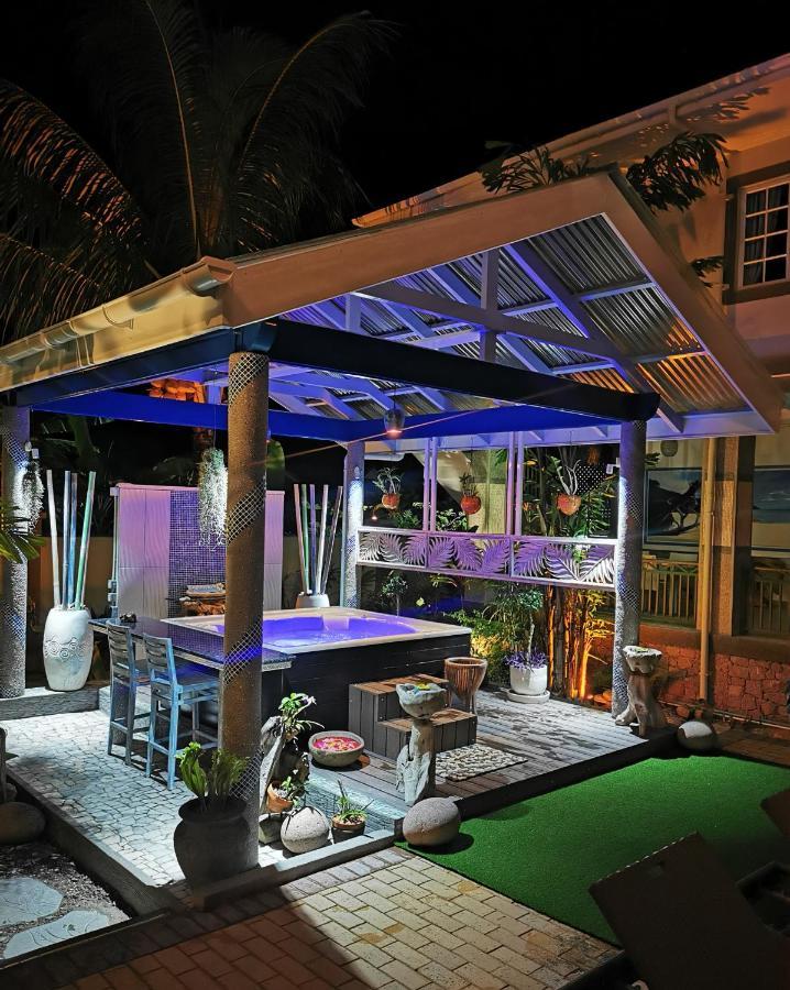 Villa Charme De L'Ile 라디게 외부 사진