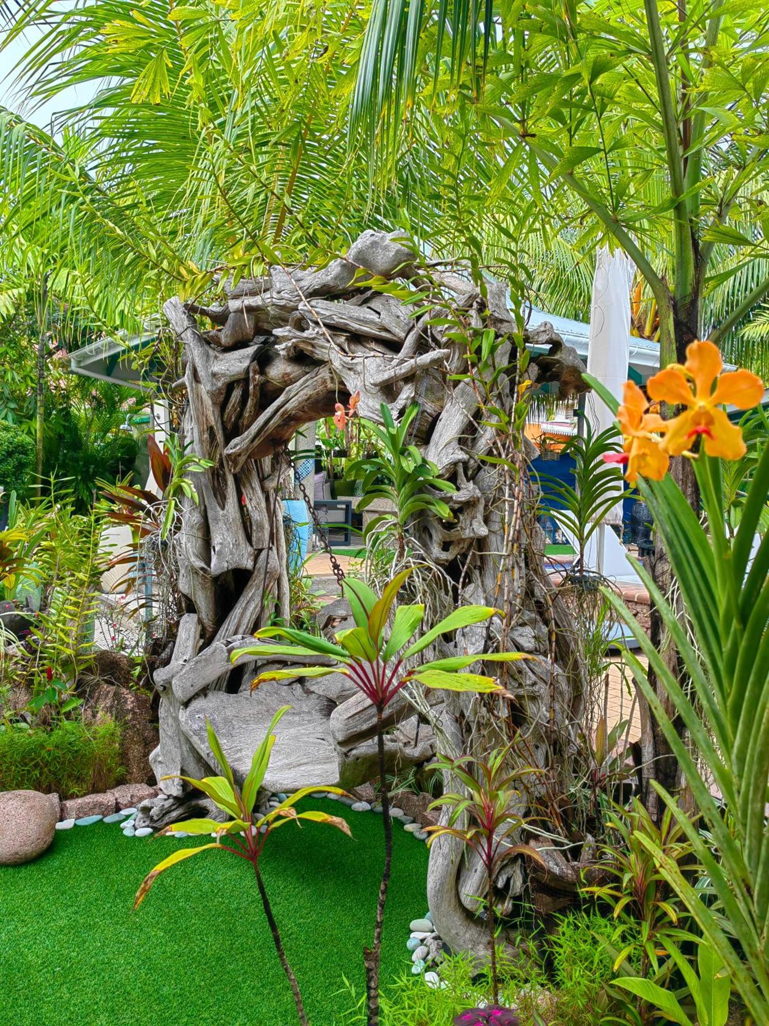 Villa Charme De L'Ile 라디게 외부 사진