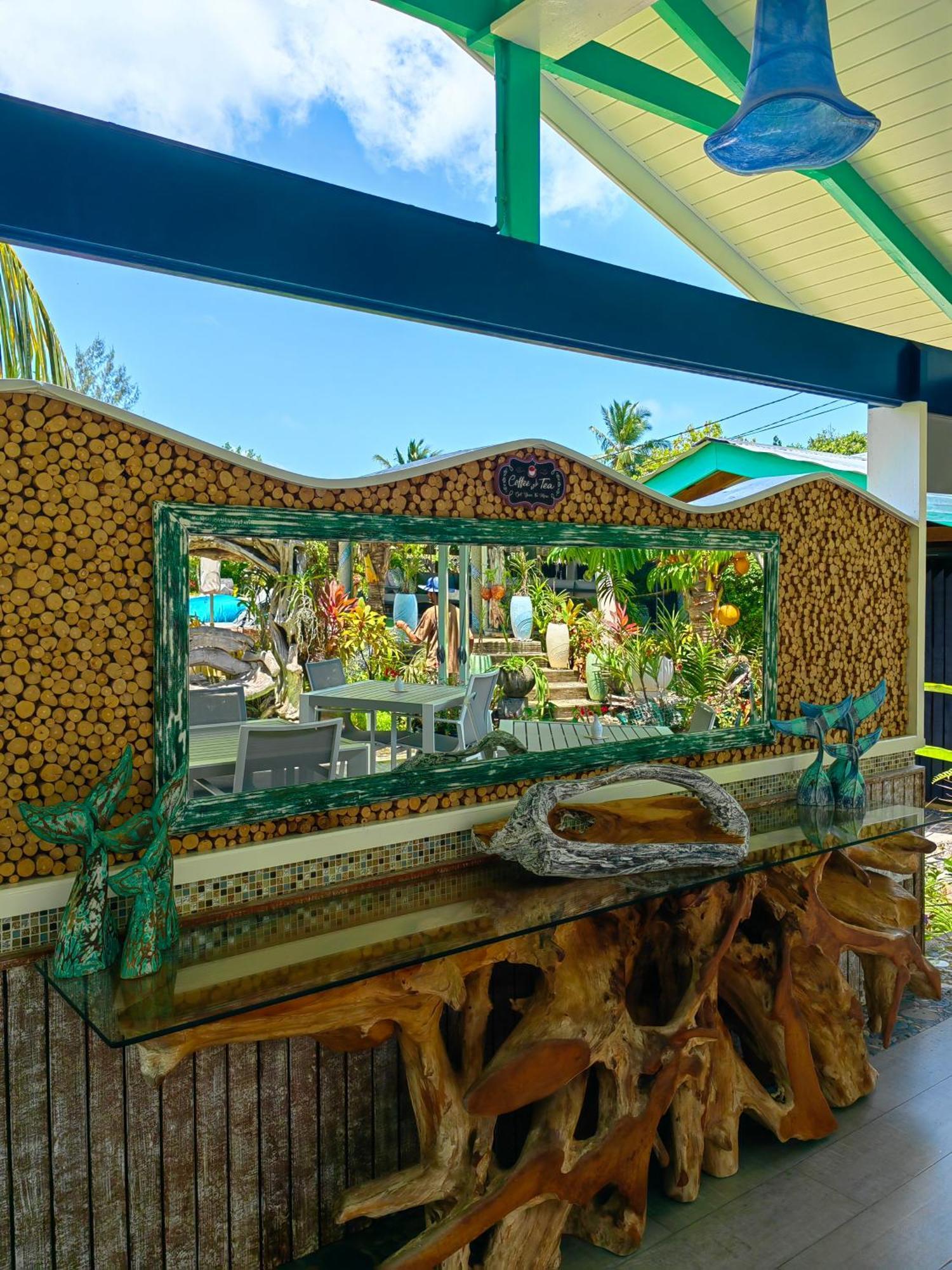 Villa Charme De L'Ile 라디게 외부 사진